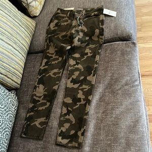 DL1961 Chloe skinny jeans army colored kids size 10.